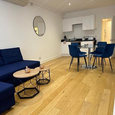 2A Soho Studios By Indigo Flats Sleeps 4 Лондон Экстерьер фото